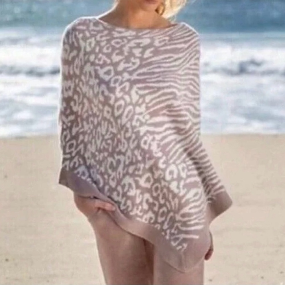 Barefoot Dreams CozyChic Ultra Lite Ocean Breeze Poncho Rose Animal Print